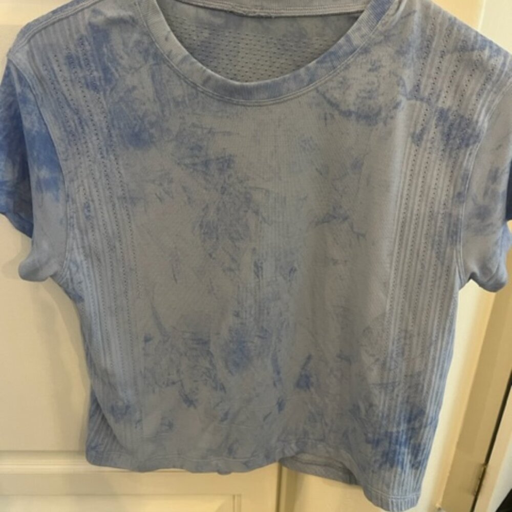 Lululemon Train to Be Short Sleeve *WashBlue/Chalk Wash Water Drop Size Small